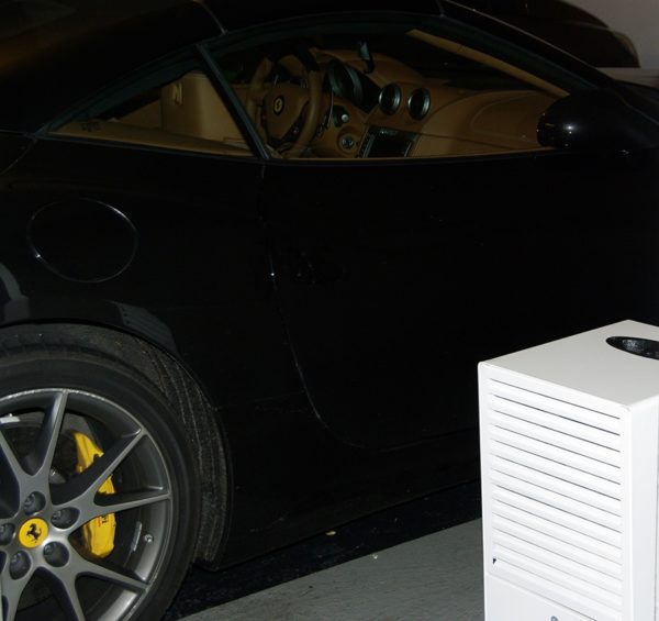 protéger de l'humidité votre voiture de luxe, voiture de sport ou voiture de collection avec le déshumidificateur secosteel