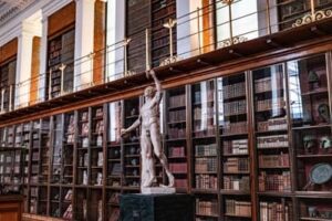 Équipements pour serres, chambres froides et chais : régulation de l’humidité, ventilation et contrôle thermique pour la conservation et la qualité des produits.